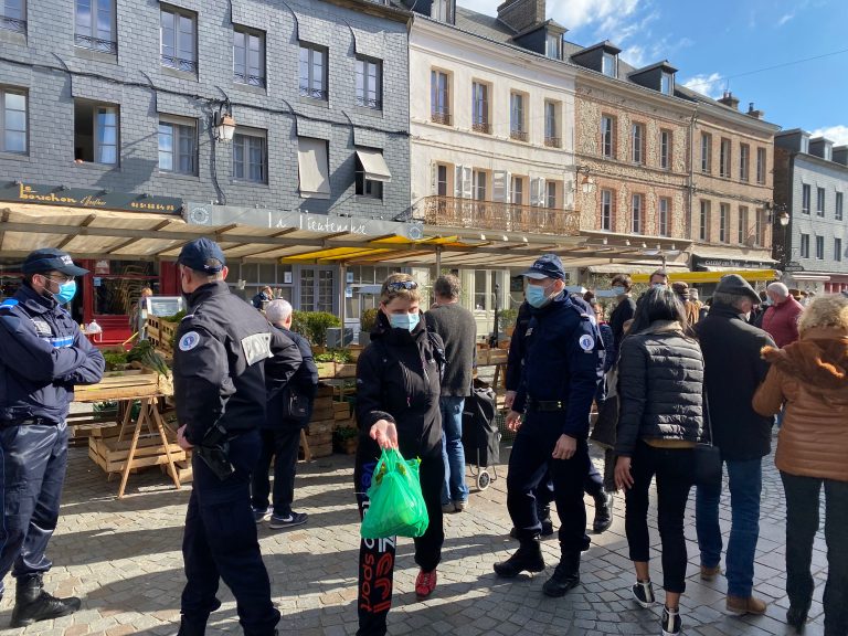 Opération de contrôle sur le marché de Honfleur