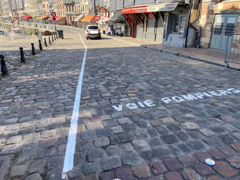 La mairie fait marche arrière pour l’installation des terrasses Quai Sainte-Catherine…