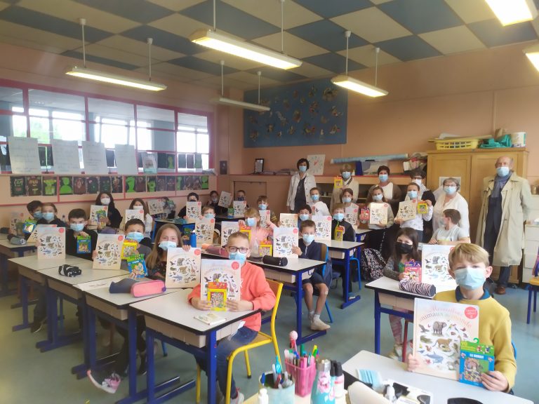 Remise de livres aux enfants du territoire par « l’Association Enfance et Partage »