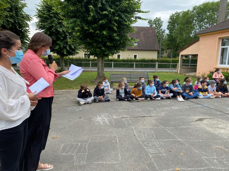 Remise de diplôme pour la classe de CM1- CM2 de Gonneville-sur-Honfleur