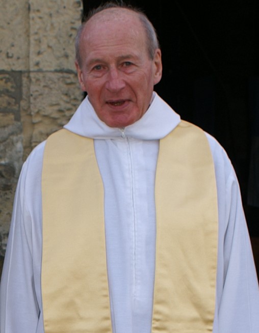 Décès du Père Cassigneul, le maire de Honfleur lui rend hommage.