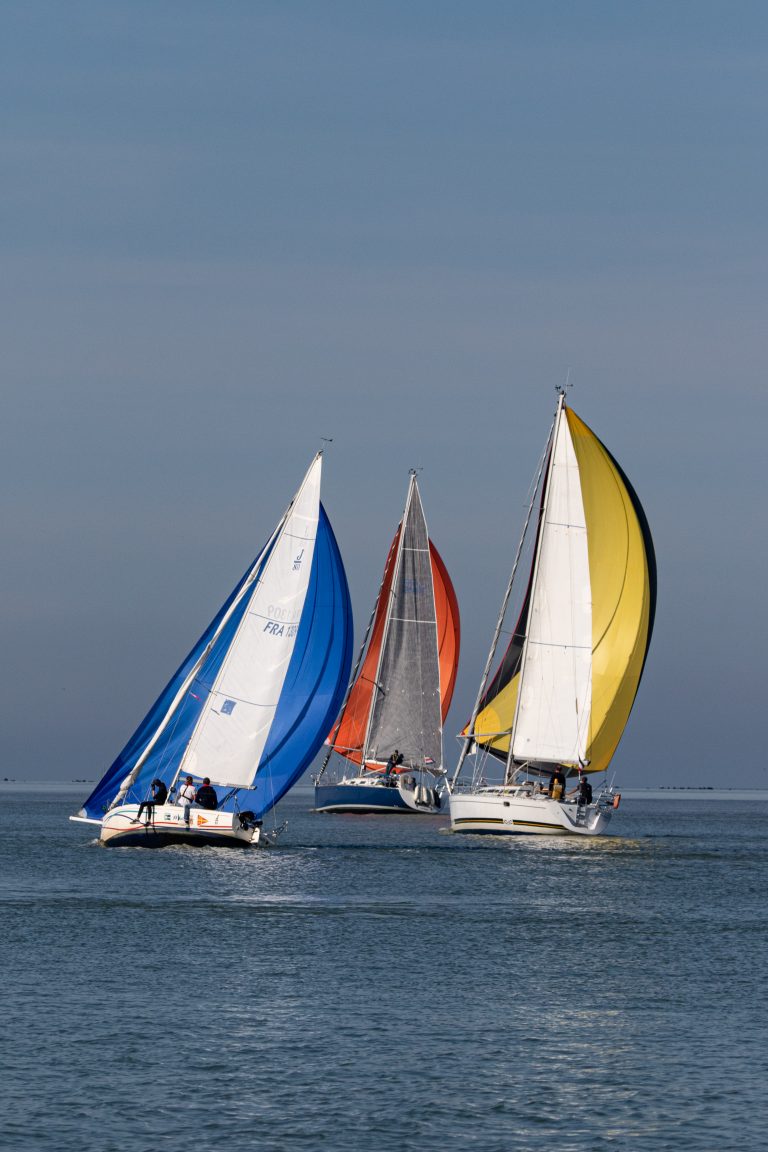 Défi voile « Honfleur-Deauville » : Le renouveau, le soleil d’automne et une victoire Honfleuraise…