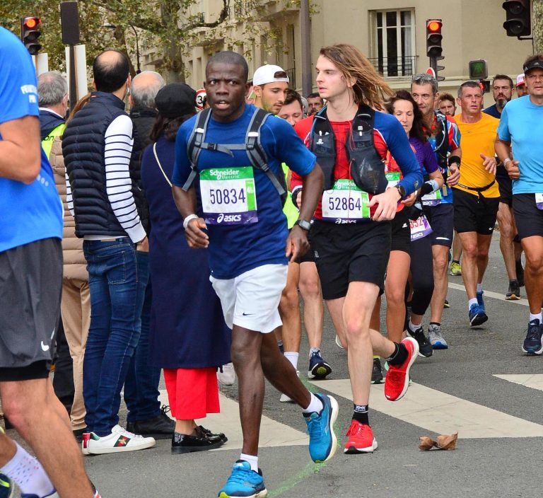 Courir un marathon pour la bonne cause avec l’association « Akpadenou »….