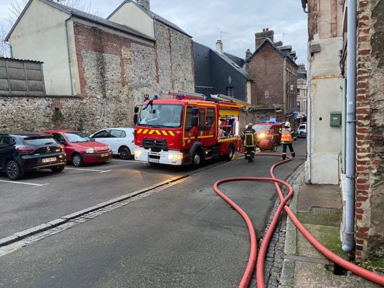 Début d’incendie dans un local technique rue Eugène Boudin à Honfleur…