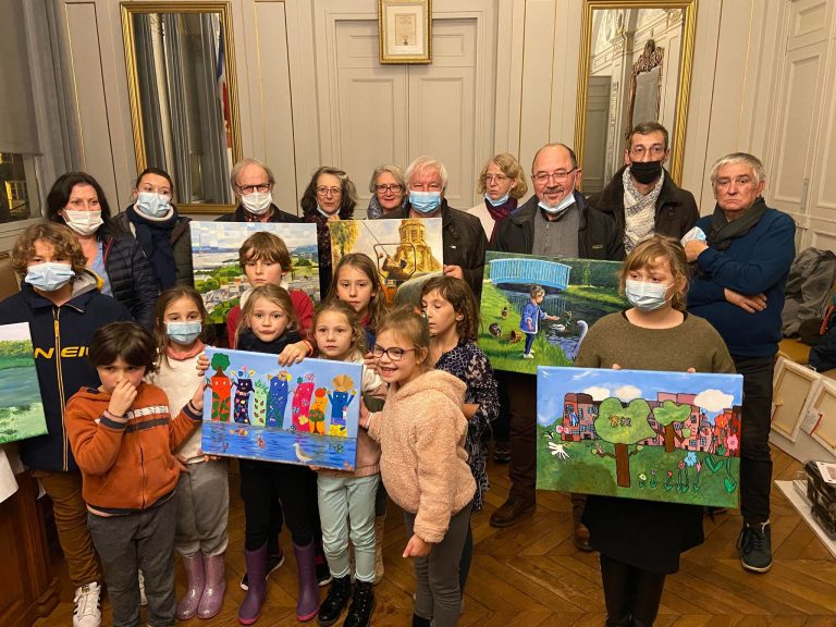 La ville récompense les lauréats de l’exposition « Les Honfleurais peignent leur ville ».