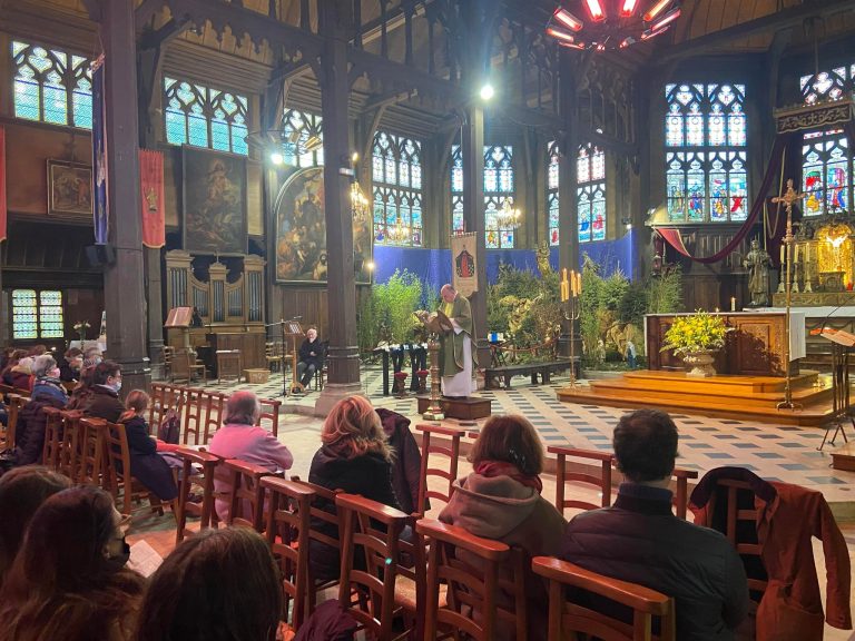 Une messe en hommage aux marins disparus au large du Havre