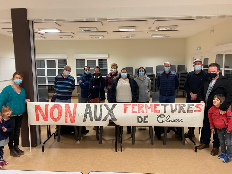 Mobilisation des parents d’élèves contre le projet de fermeture de classe à Honfleur….