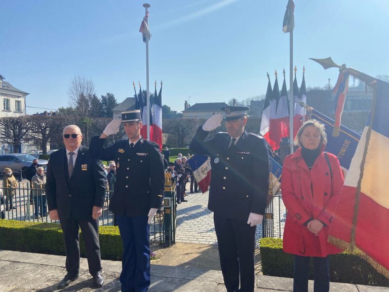 Les anciens combattants commémorent le 60ème anniversaire de la fin de la guerre en Algérie