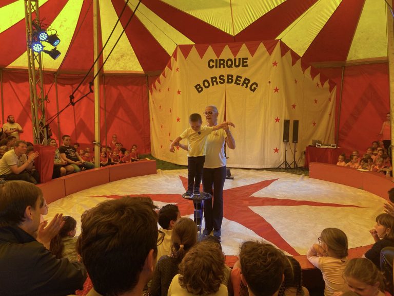 Les élèves de Saint-Joseph – Notre-Dame au cirque « Borsberg »