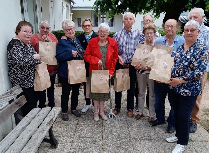 Distribution de colis pour les membres de l’association des Anciens Combattants