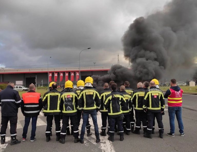 Grève des sapeurs-pompiers chez Total Pétrochimie de Gonfreville-l’Orcher