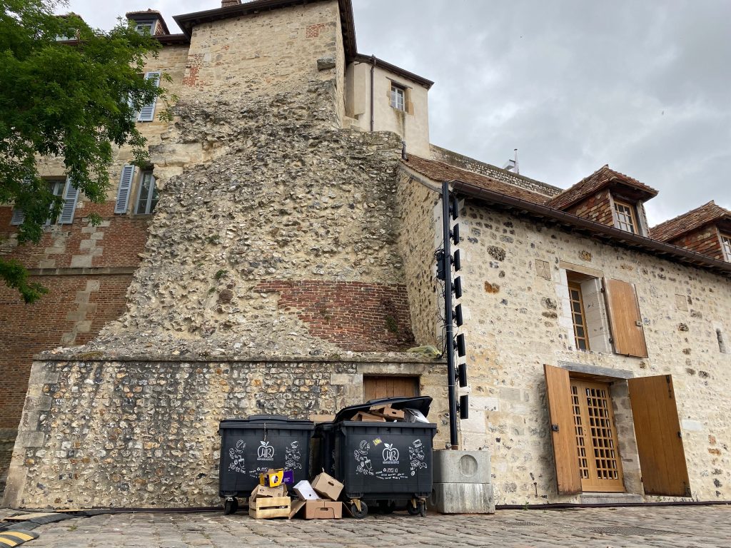 Les conteneurs de la discorde sur le Quai SainteCatherine