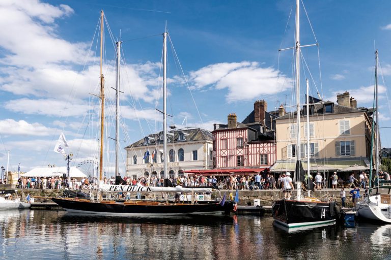 La flottille des Pen Duick, de l’association Eric Tabarly, est à Honfleur