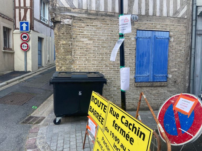 Mise à disposition de bacs pour le ramassage des déchets rue Cachin