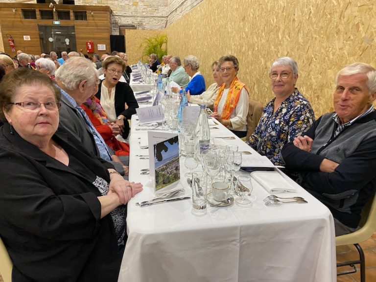 Honfleur : Inscription au banquet des anciens.