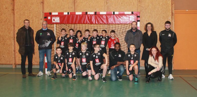 De nouveaux maillots pour les jeunes handballeurs honfleurais