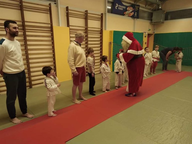 Le Père Noël en visite au Judo-Sambo club de Honfleur
