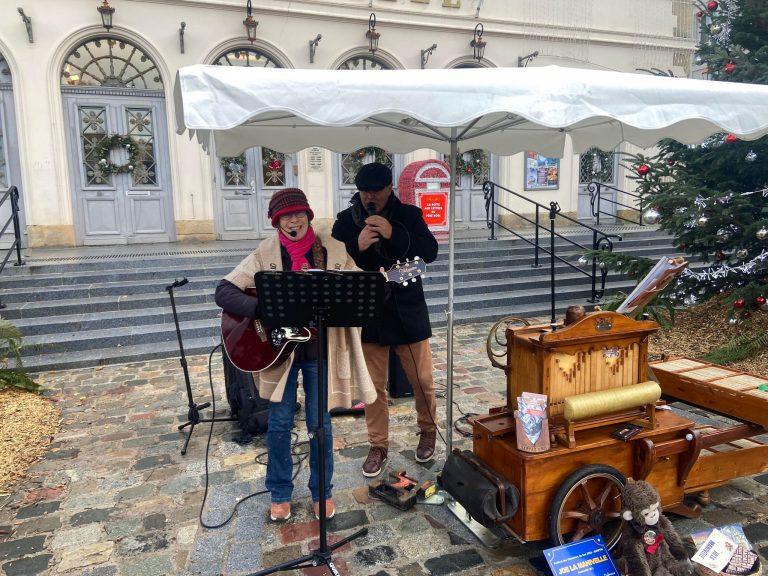Les animations se poursuivent sur le marché de Noël à Honfleur…