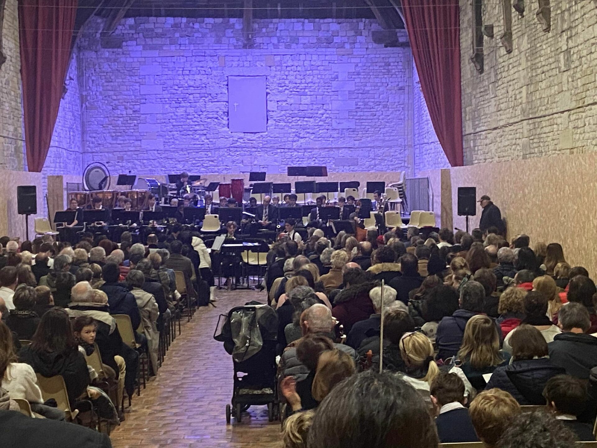 Le concert « Orchestre Géant » fait le plein au Grenier à sel de