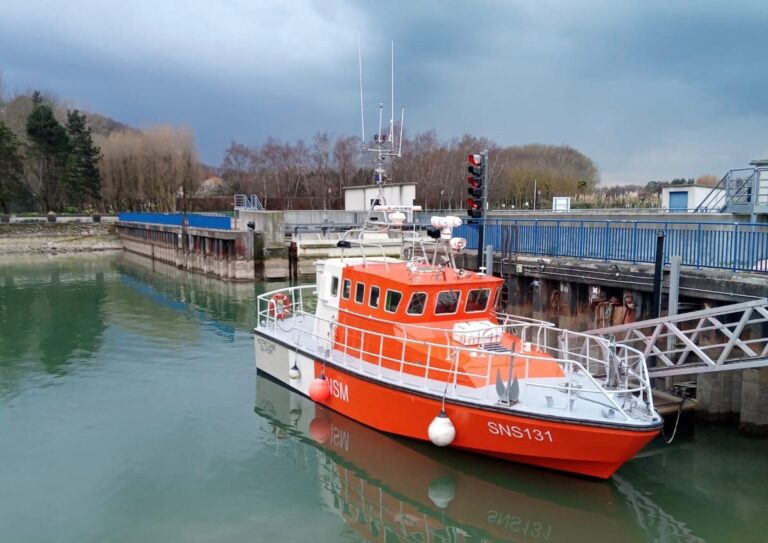 La vedette SNSM « Notre-Dame-du-Port » de retour à Honfleur