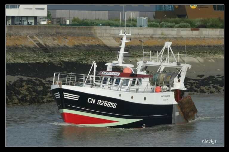 Le chalutier honfleurais «  Morjolene » sombre au large du Havre, l’équipage est sain et sauf…