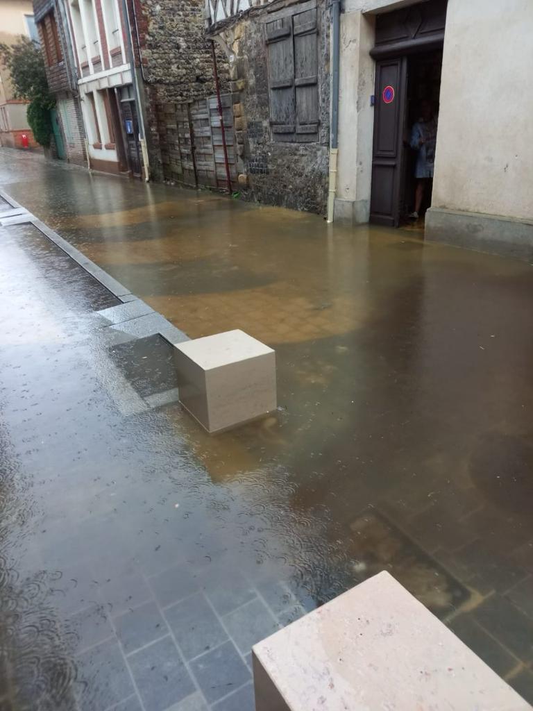 Episode orageux sur Honfleur, des commerces et des habitations inondés…