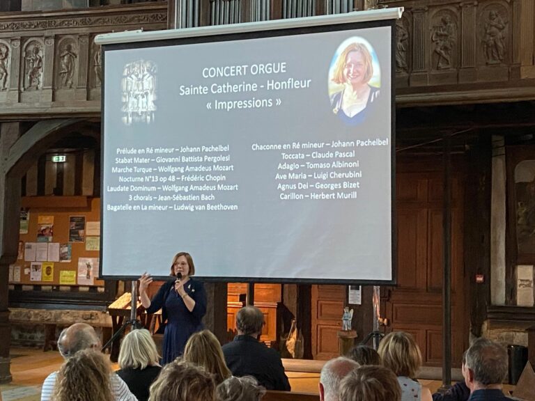 Catherine Gouillard offre un concert d’orgue en l’église Sainte-Catherine de Honfleur