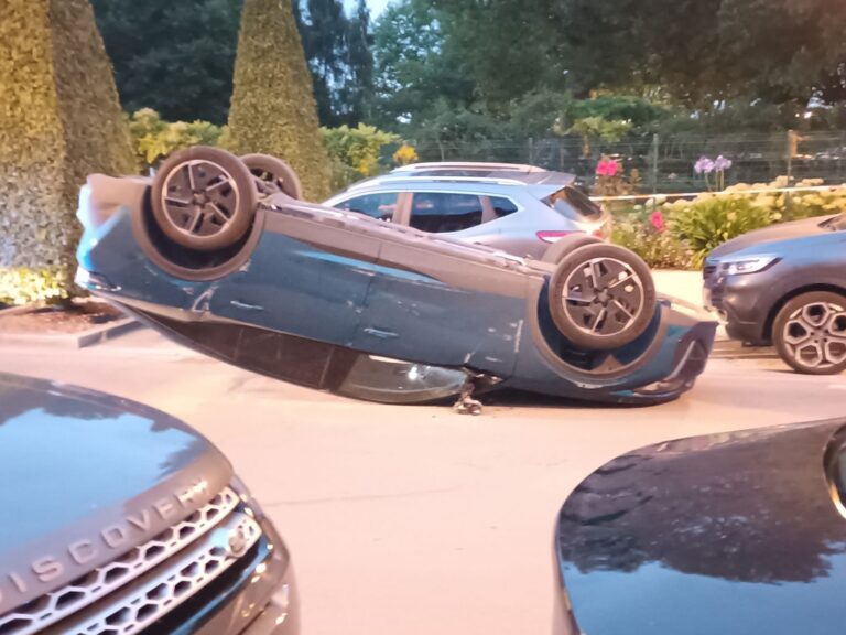 Une sortie de route spectaculaire fait un blessé à Honfleur