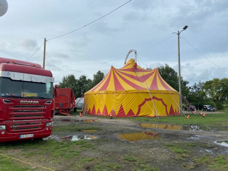 Le cirque Zavatta Prein s’installe sans autorisation à Honfleur