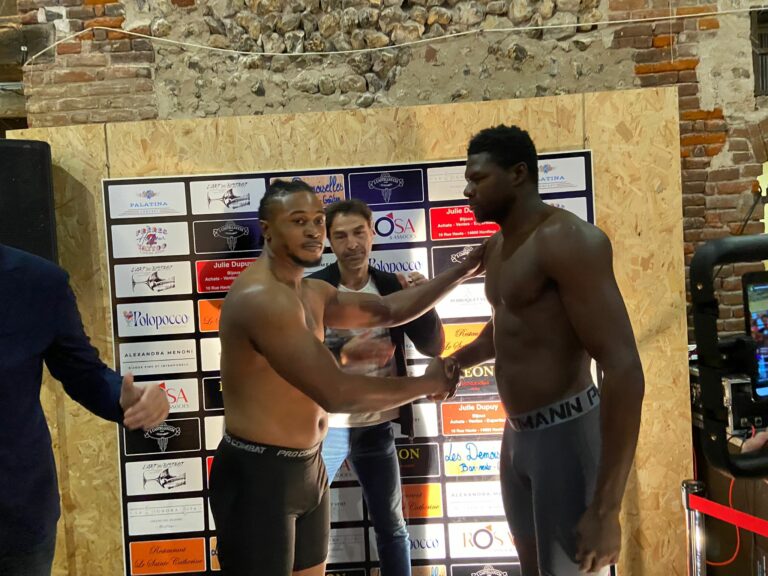 Honfleur : Gala de boxe, la pesée avant le combat