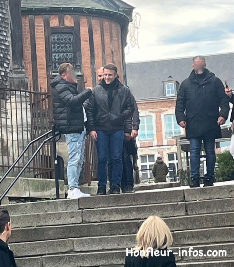 Le président de la République, Emmanuel Macron, en week-end à Honfleur