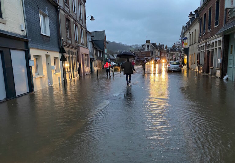 Inondation à la rivière Saint-Sauveur : 28 personnes évacuées