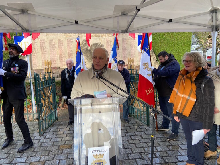 Commémoration au monument aux morts pour les victimes de la guerre d’Algérie
