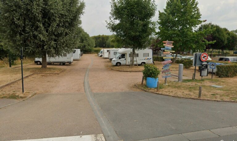 La Rivière Saint-Sauveur : fini la gratuité pour les camping-cars…