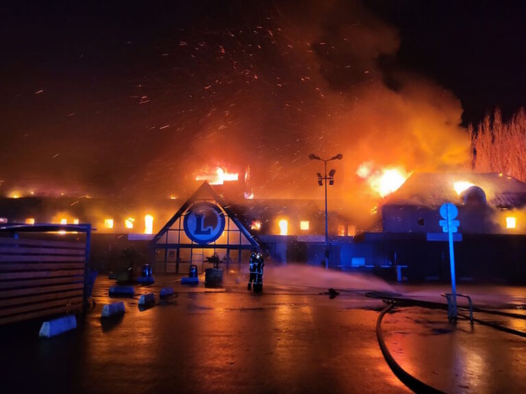 Honfleur : un violent incendie détruit le Centre Leclerc…