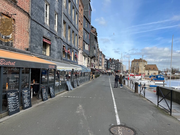 Honfleur : on connaît les dates du retour des terrasses sur les quais