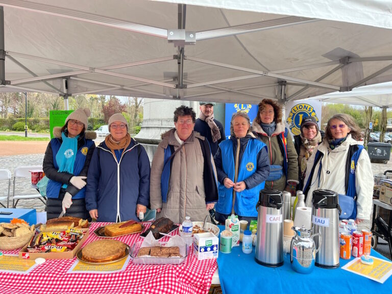 Honfleur : Le vide greniers du Lions club sous une météo capricieuse