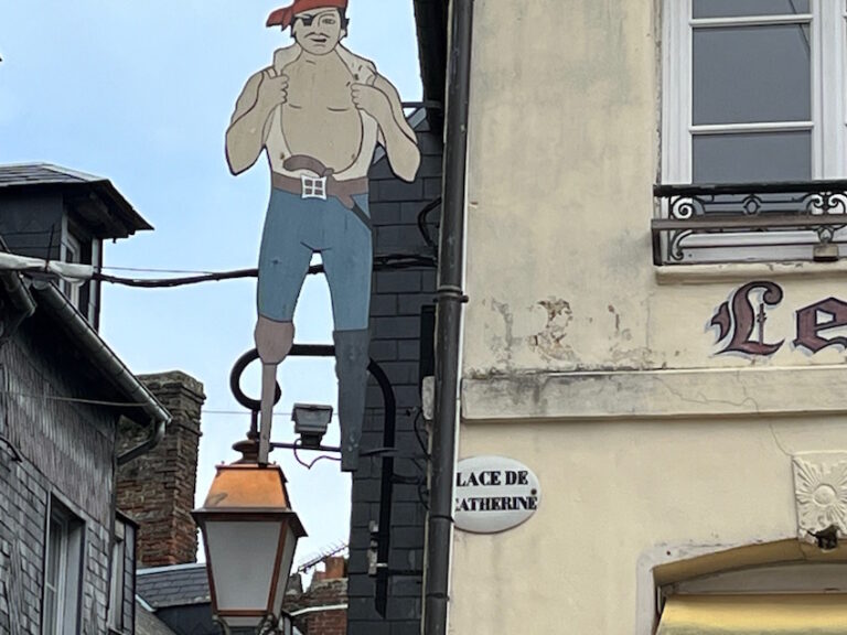 Honfleur : Place Sainte-Catherine ou Place de Catherine ?