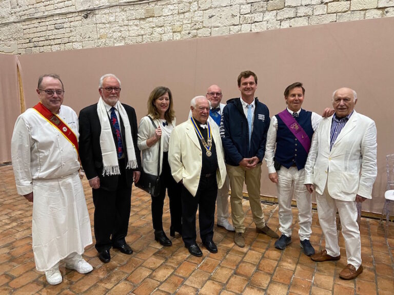 Honfleur : dîner de gala au Rotary club au profit de la recherche contre la maladie Crohn.