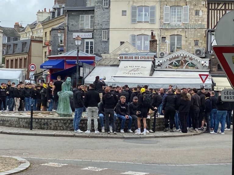 Honfleur : Les supporters nantais envahissent la ville