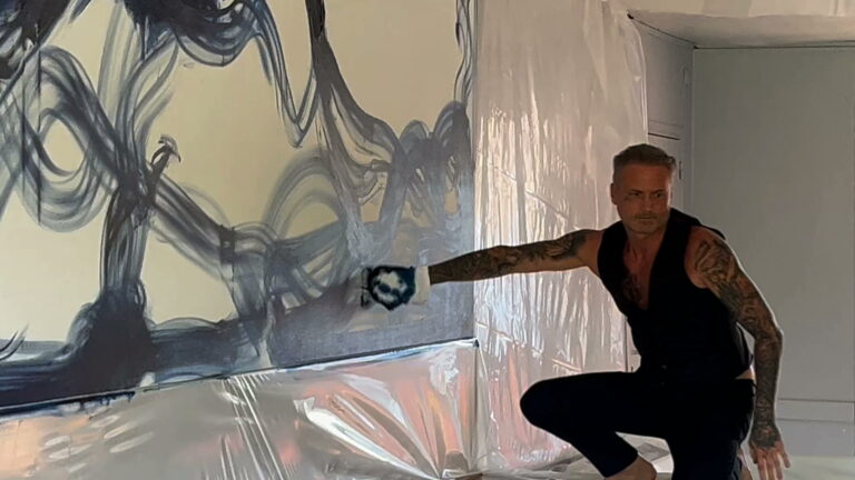 Création d’une œuvre monumentale par l’artiste peintre Karls Karl