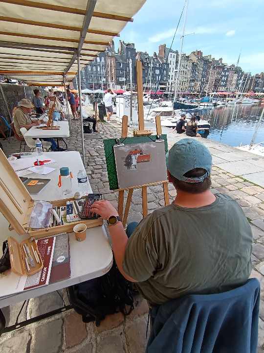 Honfleur : Des artistes en devenir sur les quais