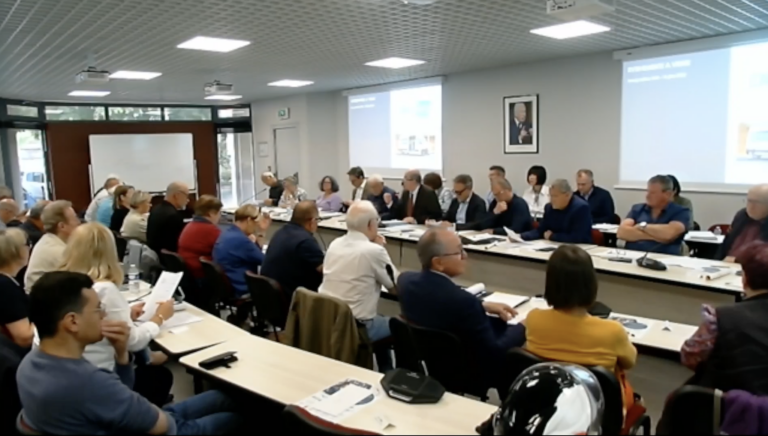 La CCPH-B fait l’acquisition de son terrain pour son futur centre aquatique communautaire…