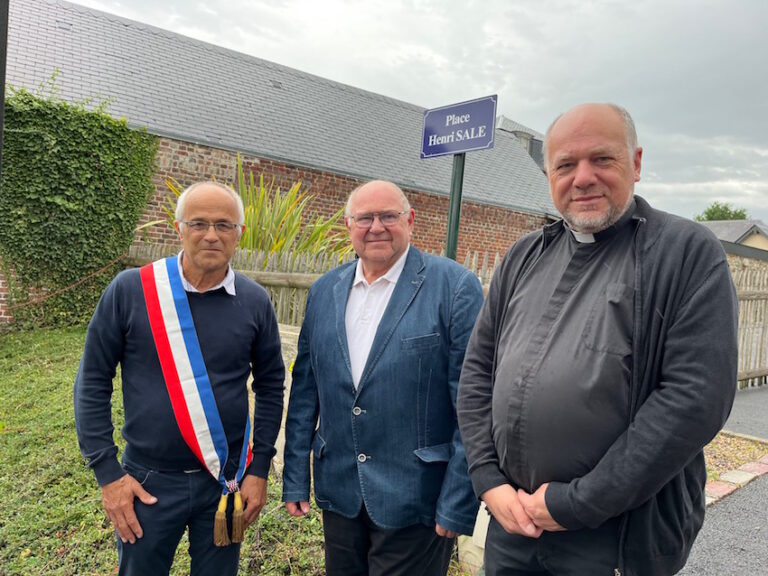 La Rivière-Saint-Sauveur : inauguration de la place Henri Sale