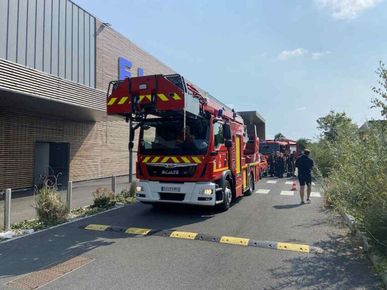 Honfleur : Dégagement de fumée dans le magasin de parfumerie du Centre E. Leclerc.