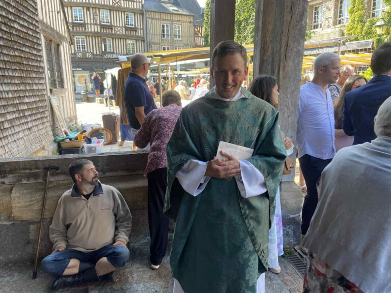 Honfleur : Première messe à Sainte-Catherine pour le nouveau prêtre.