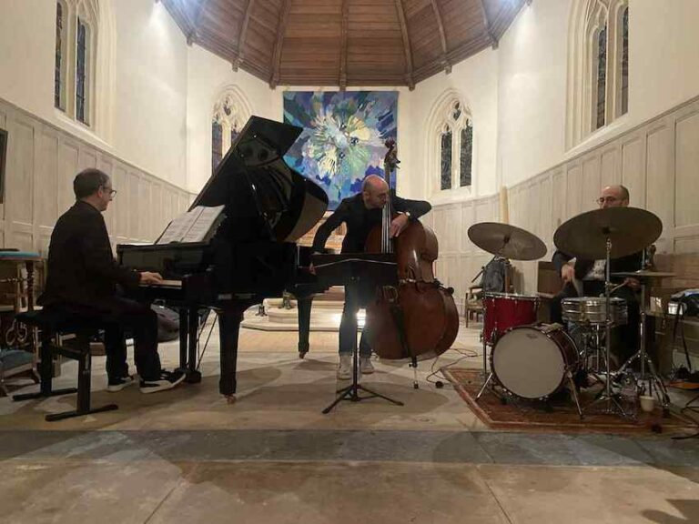 Vasouy : un concert de jazz pour le centenaire de la mort d’Erik Satie