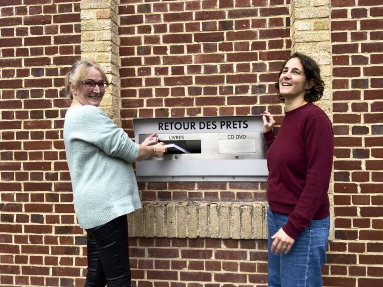 Honfleur : La médiathèque Maurice Delange a sa nouvelle boîte de retour livres et CD/DVD empruntés… 