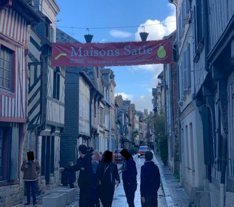 Honfleur : aux Maisons Satie de Honfleur, la fête manque de rythme…