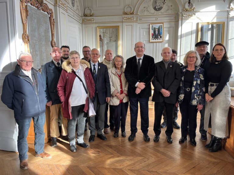 Honfleur : Porte-drapeaux et présidents des anciens combattants à l’honneur